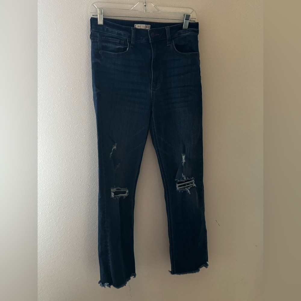 Francesca's
Harper Heritage‎ Destructed Frayed Kick Crop high rise Jeans
Sz 27